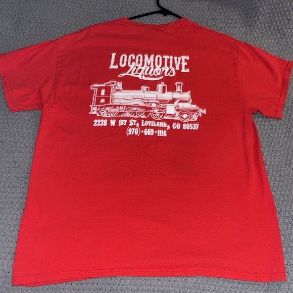 Gildan graphic t-shirt, size large, red - Picture 2 of 6